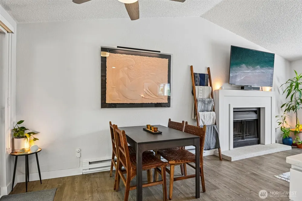 332 S 314th Place Federal Way, WA 98003