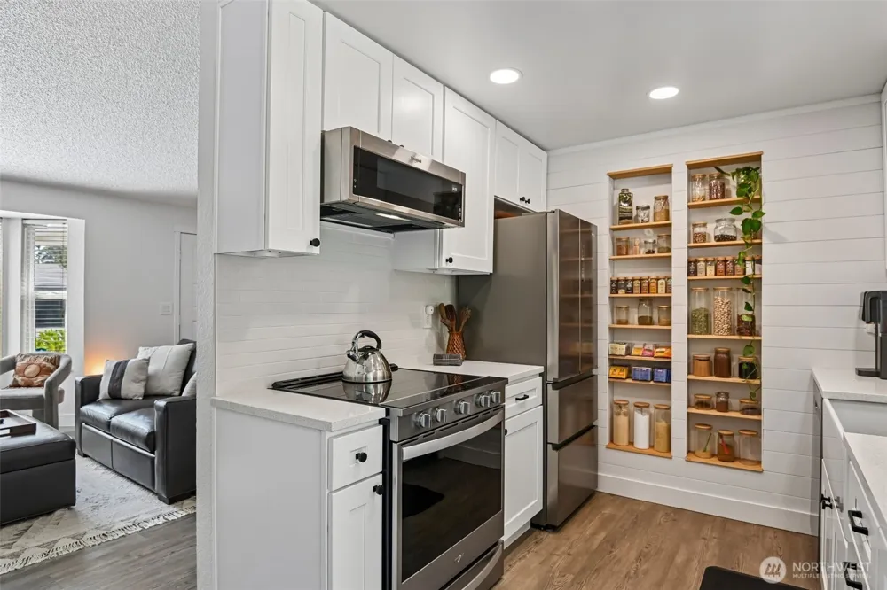 332 S 314th Place Federal Way, WA 98003