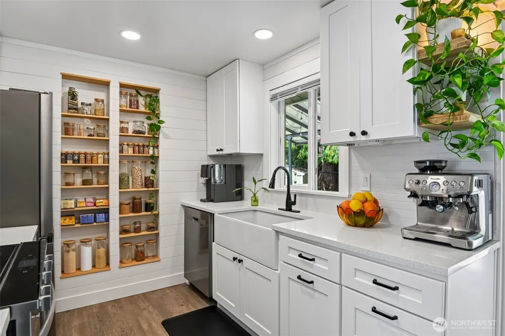 332 S 314th Place Federal Way, WA 98003