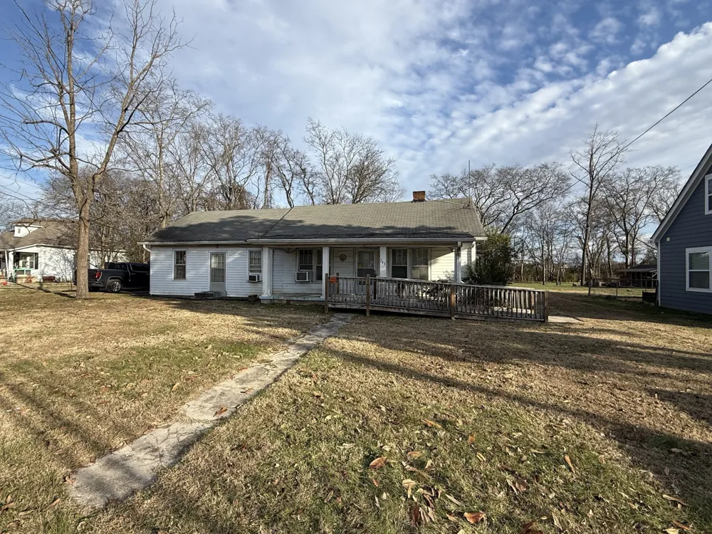 743 Hartsville Pike Lebanon, TN 37087