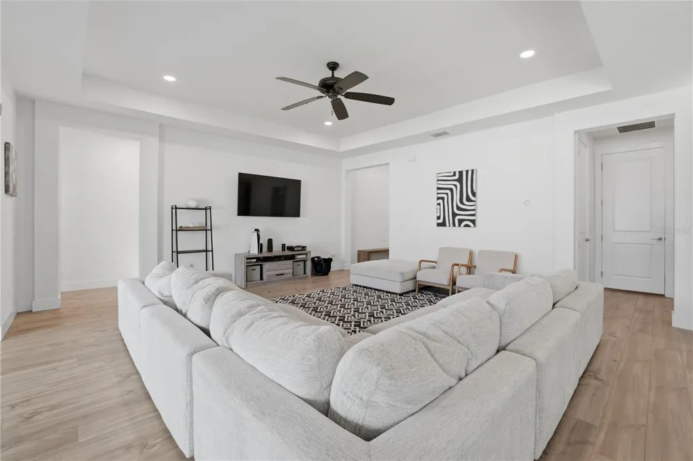 9223 EAGLES PERCH PLACE Orlando, FL 32825