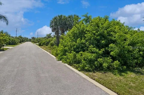 16 MAHOE DRIVE