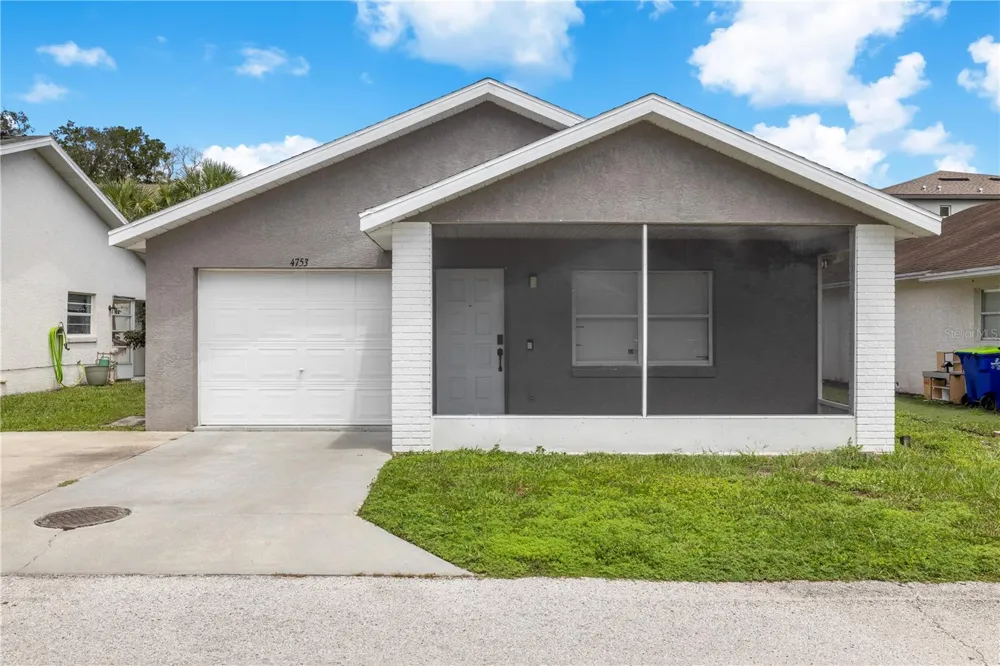 4753 SILVER CIRCLE Zephyrhills, FL 33541