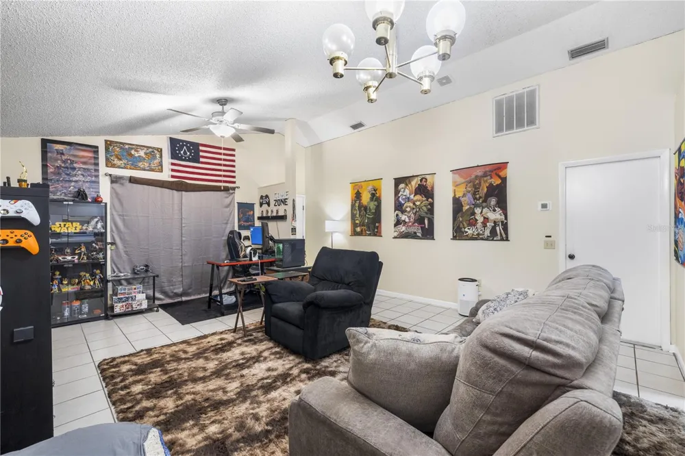 4753 SILVER CIRCLE Zephyrhills, FL 33541