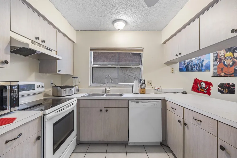 4753 SILVER CIRCLE Zephyrhills, FL 33541