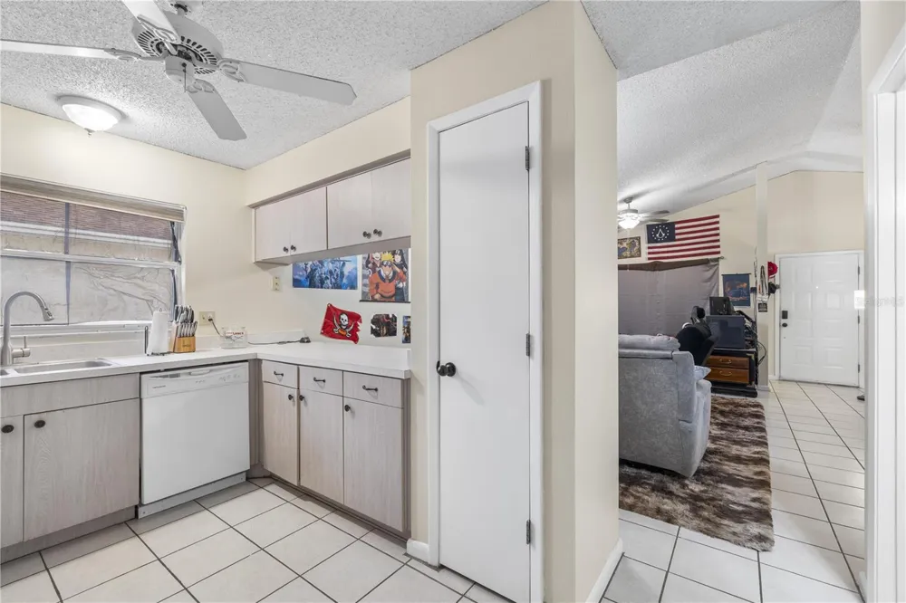 4753 SILVER CIRCLE Zephyrhills, FL 33541