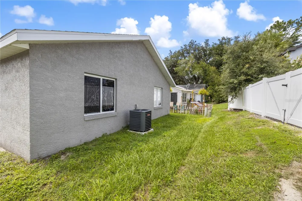 4753 SILVER CIRCLE Zephyrhills, FL 33541
