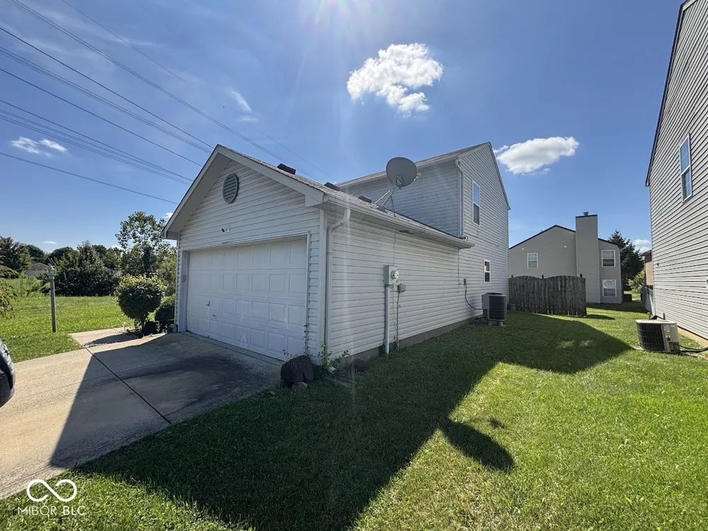 11417 Smoothbark Drive Indianapolis, IN 46235