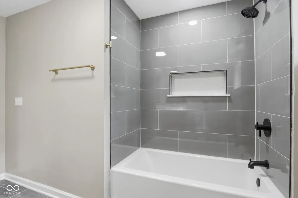 3136 E Edgewood Avenue Indianapolis, IN 46227