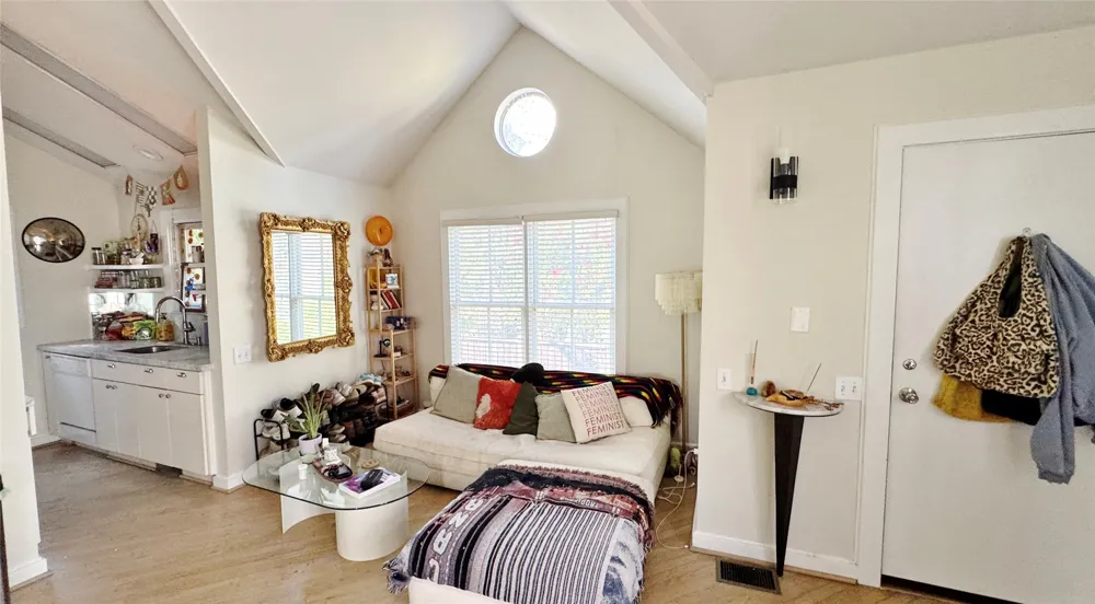 2504 State Street #5 Dallas, TX 75201