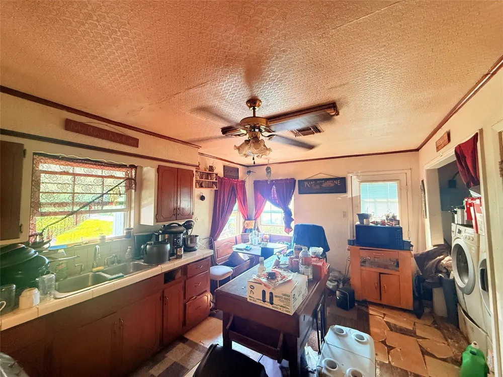 5152 Mustang Road Alvin, TX 77511