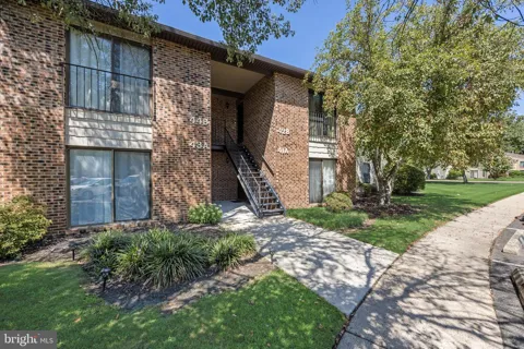 42 W BLUEBELL LANE
