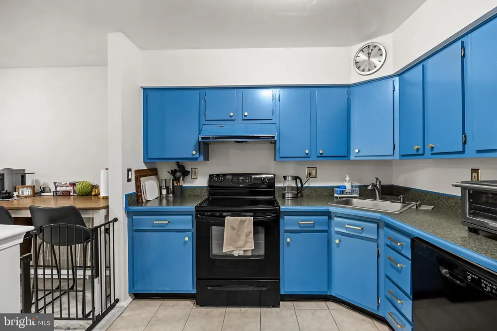 42 W BLUEBELL LANE Mount Laurel, NJ 08054