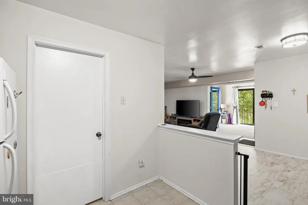 42 W BLUEBELL LANE Mount Laurel, NJ 08054