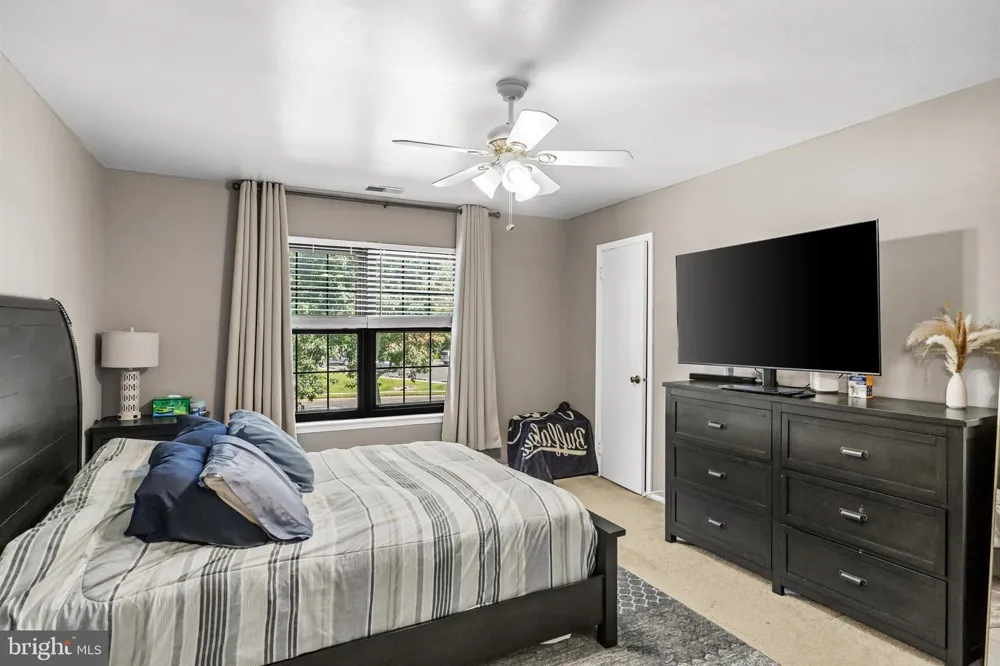 42 W BLUEBELL LANE Mount Laurel, NJ 08054