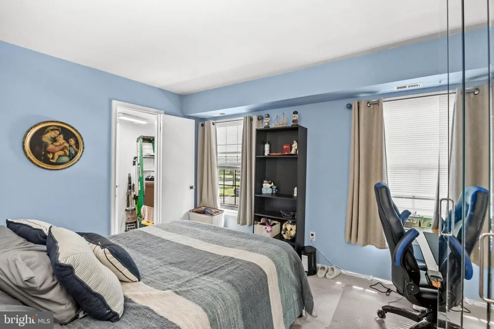42 W BLUEBELL LANE Mount Laurel, NJ 08054