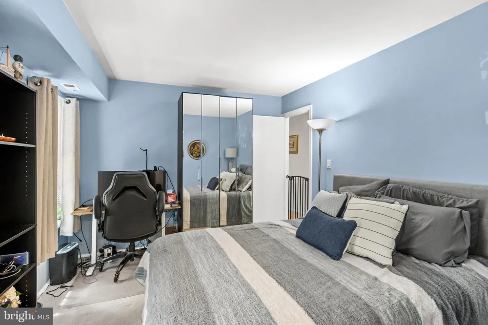 42 W BLUEBELL LANE Mount Laurel, NJ 08054