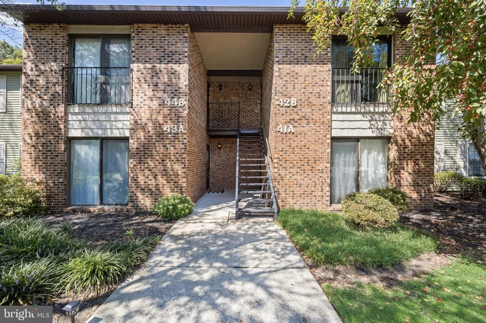 42 W BLUEBELL LANE Mount Laurel, NJ 08054