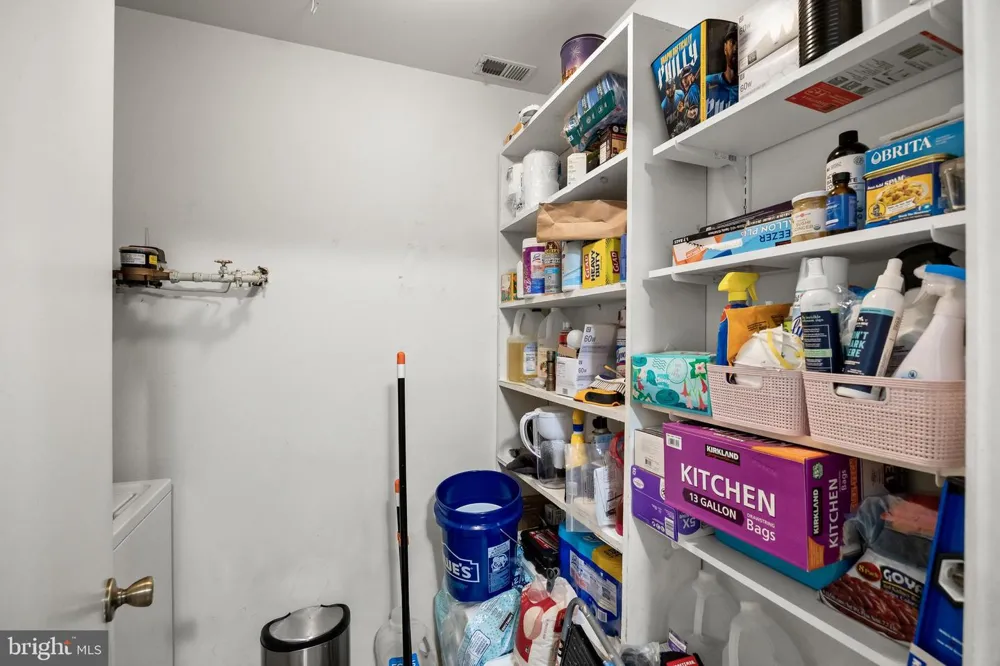 42 W BLUEBELL LANE Mount Laurel, NJ 08054