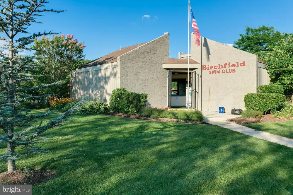 42 W BLUEBELL LANE Mount Laurel, NJ 08054