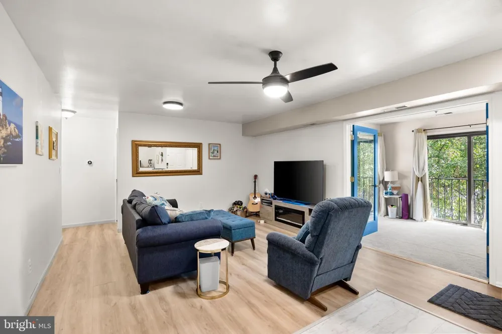 42 W BLUEBELL LANE Mount Laurel, NJ 08054