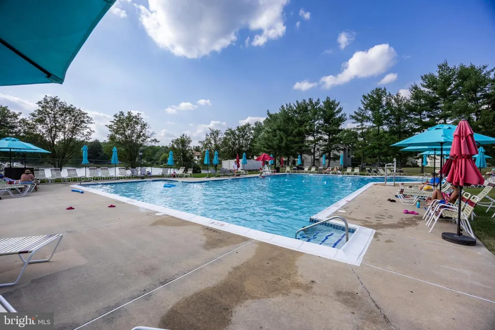 42 W BLUEBELL LANE Mount Laurel, NJ 08054
