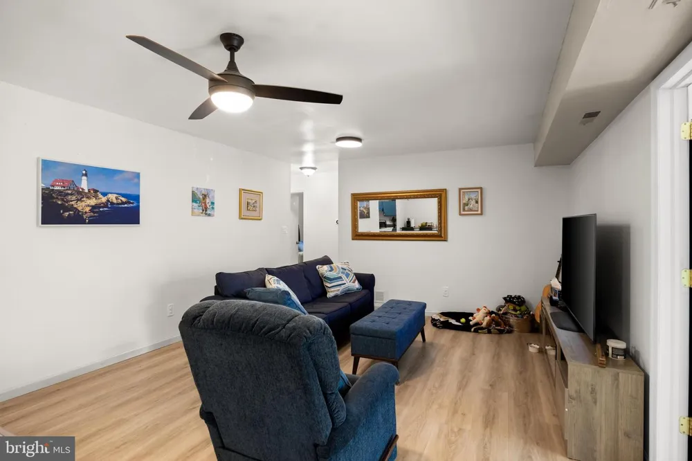42 W BLUEBELL LANE Mount Laurel, NJ 08054