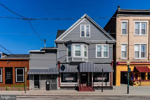 215 3RD STREET