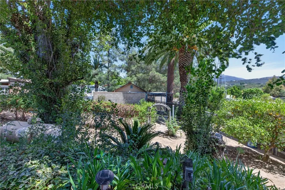 32800 Los Encinos Road Temecula, CA 92592