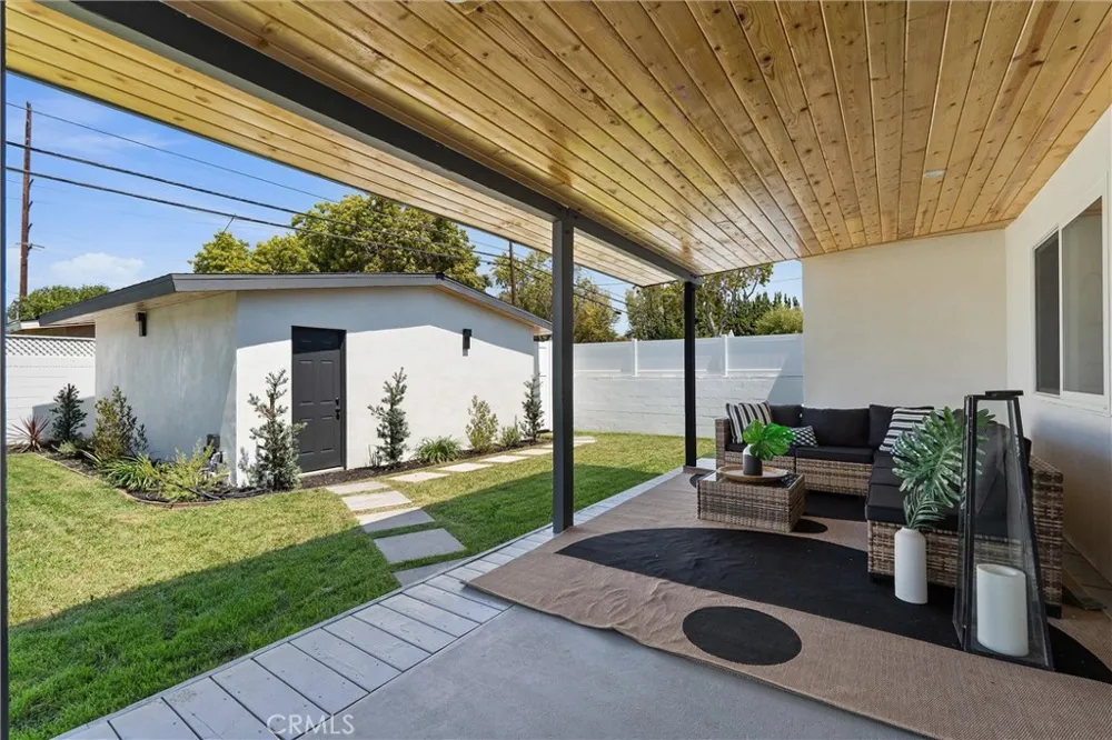 6151 E Wentworth Long Beach, CA 90815