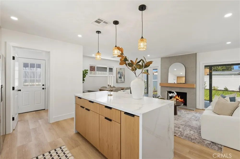 6151 E Wentworth Long Beach, CA 90815
