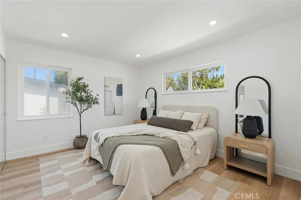 6151 E Wentworth Long Beach, CA 90815