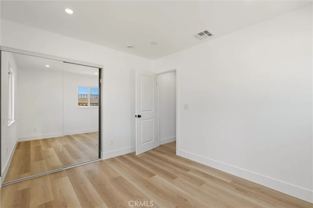 6151 E Wentworth Long Beach, CA 90815