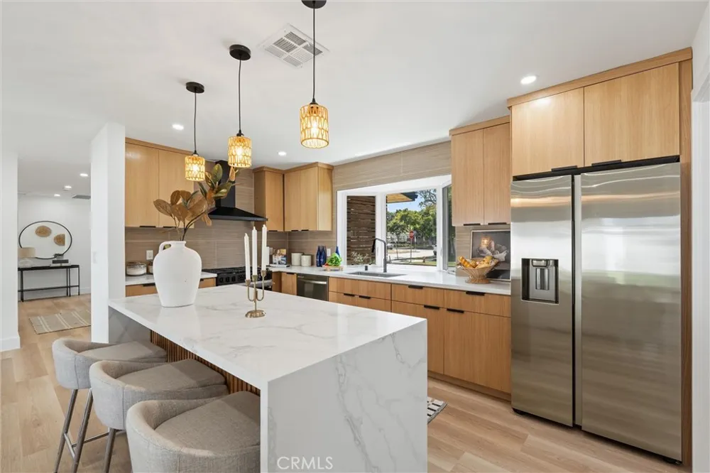 6151 E Wentworth Long Beach, CA 90815