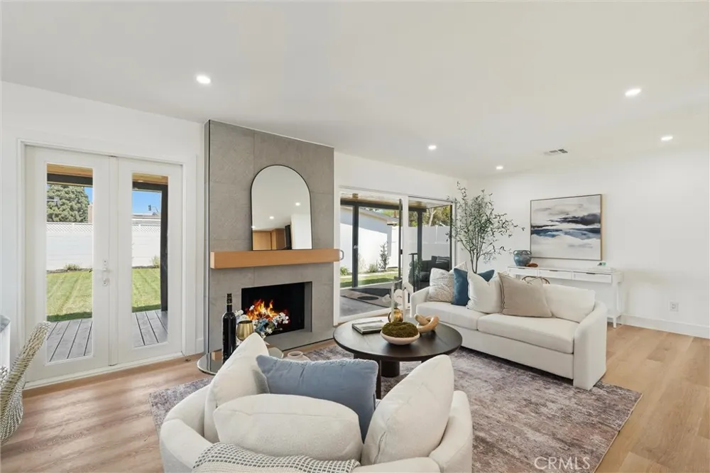6151 E Wentworth Long Beach, CA 90815