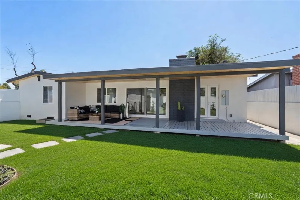 6151 E Wentworth Long Beach, CA 90815