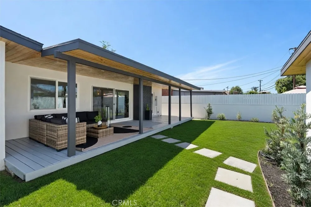 6151 E Wentworth Long Beach, CA 90815