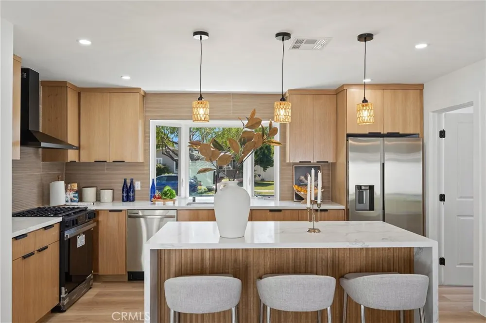 6151 E Wentworth Long Beach, CA 90815