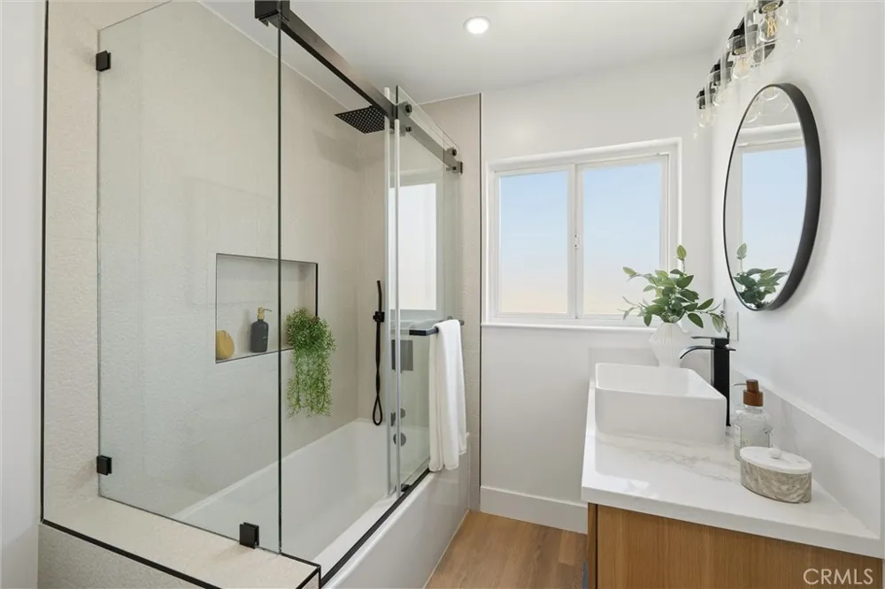 6151 E Wentworth Long Beach, CA 90815