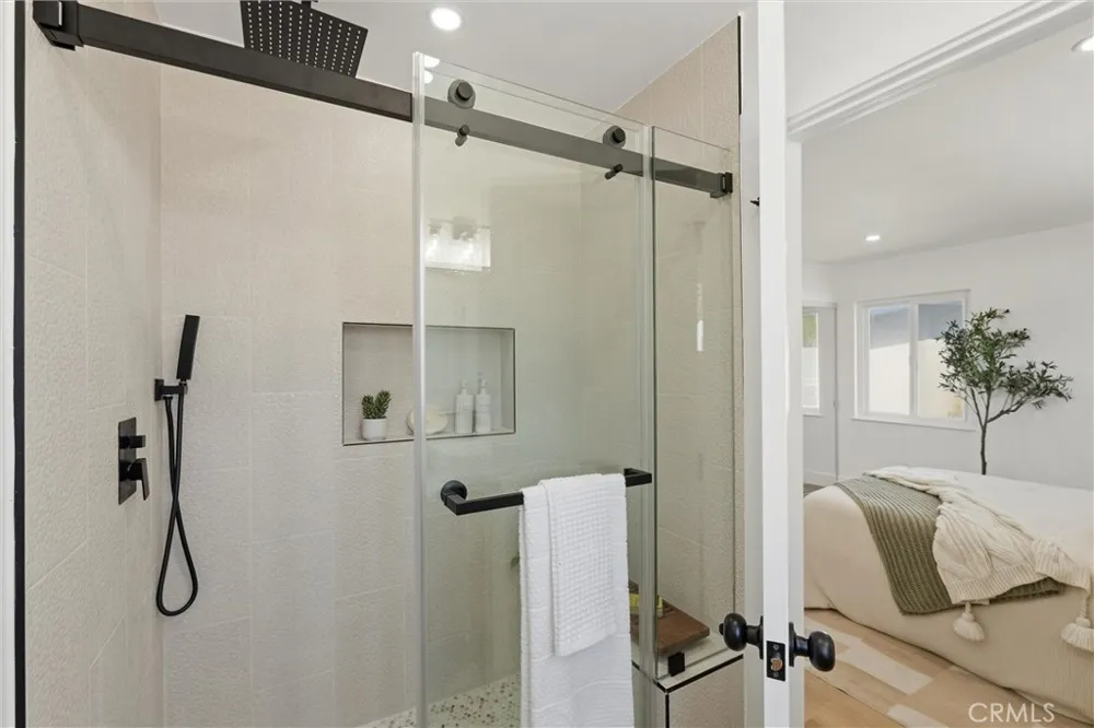 6151 E Wentworth Long Beach, CA 90815