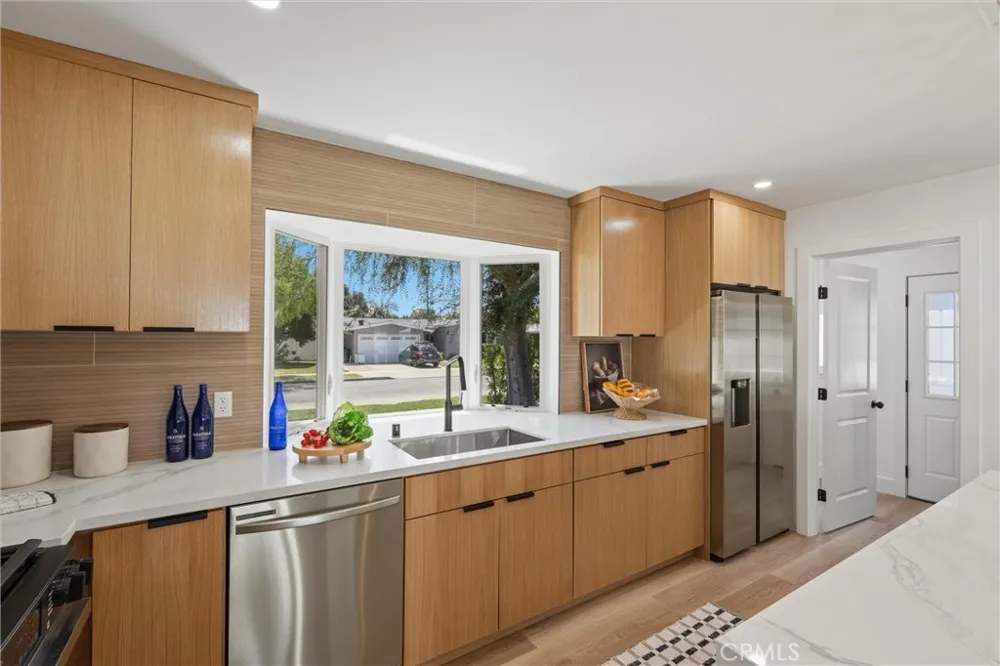 6151 E Wentworth Long Beach, CA 90815
