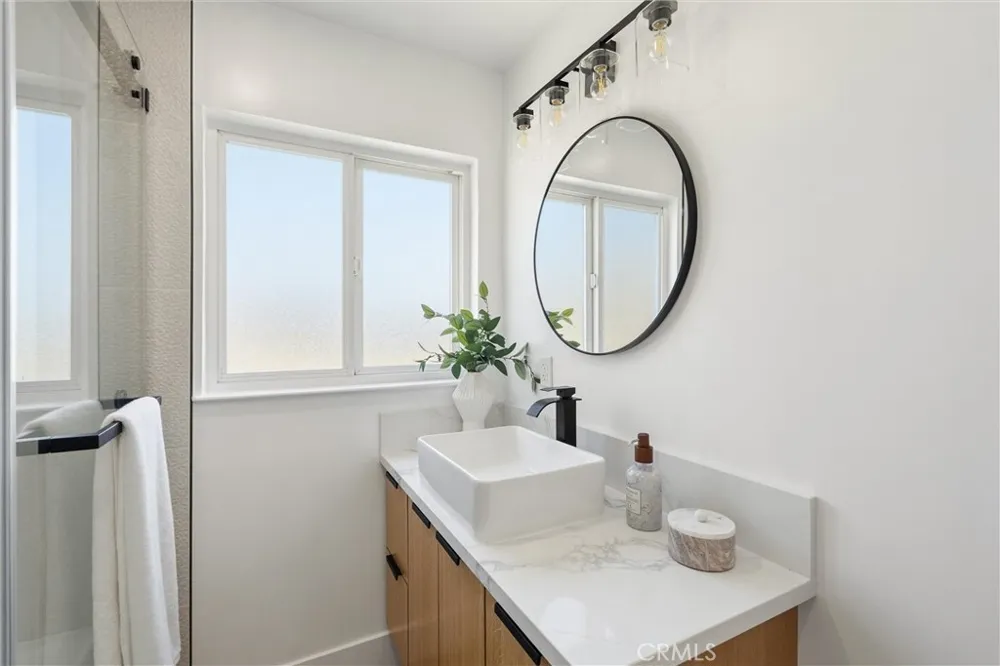 6151 E Wentworth Long Beach, CA 90815