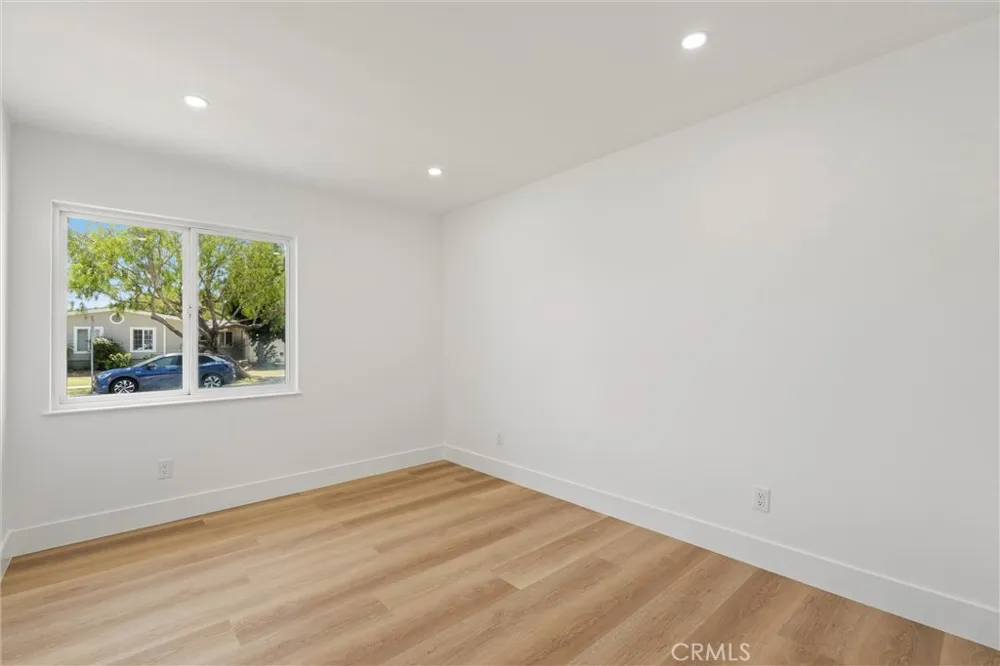 6151 E Wentworth Long Beach, CA 90815