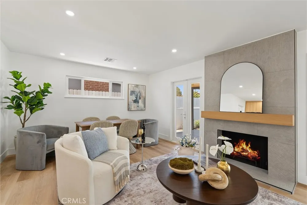6151 E Wentworth Long Beach, CA 90815