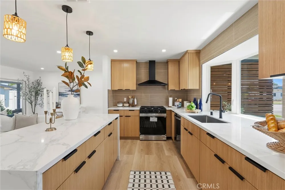 6151 E Wentworth Long Beach, CA 90815