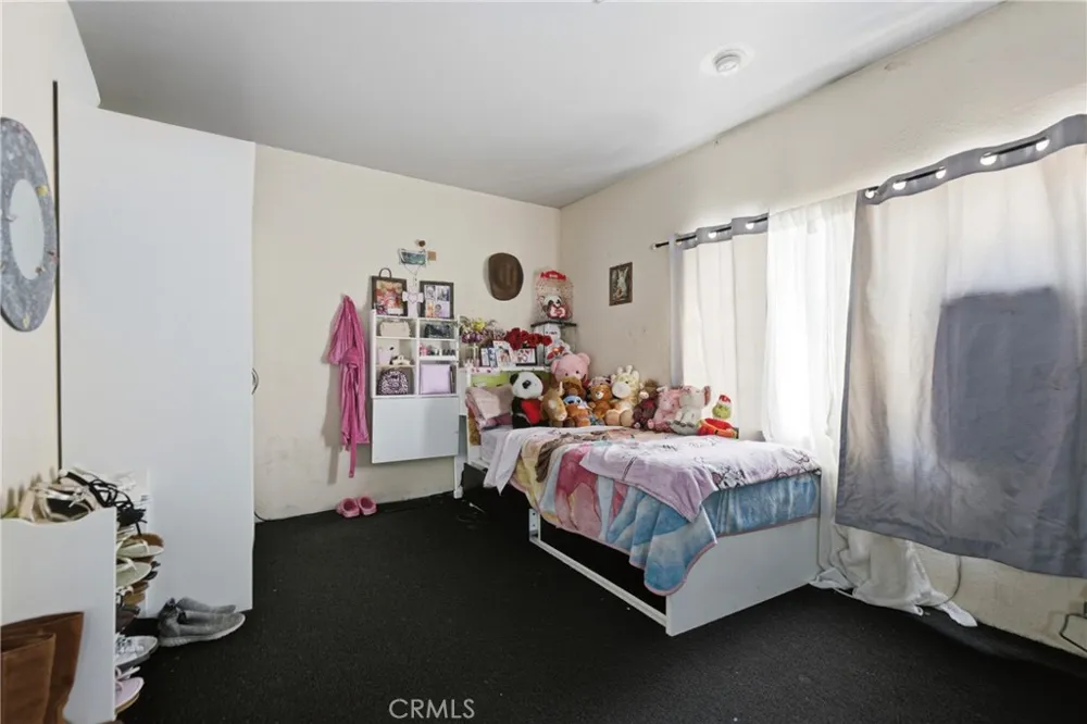 706 W 42nd Los Angeles, CA 90037