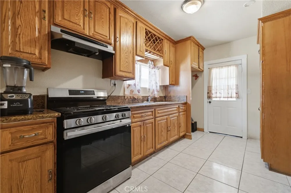 706 W 42nd Los Angeles, CA 90037
