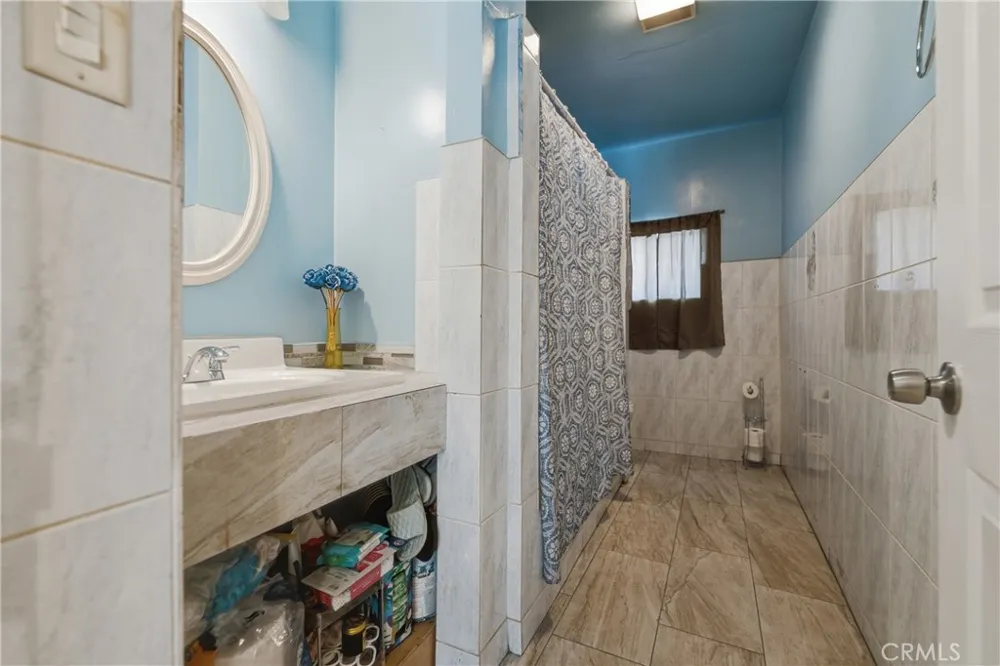 706 W 42nd Los Angeles, CA 90037