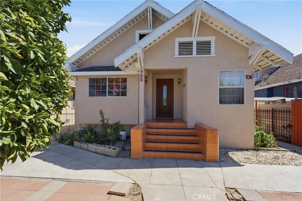 706 W 42nd Los Angeles, CA 90037