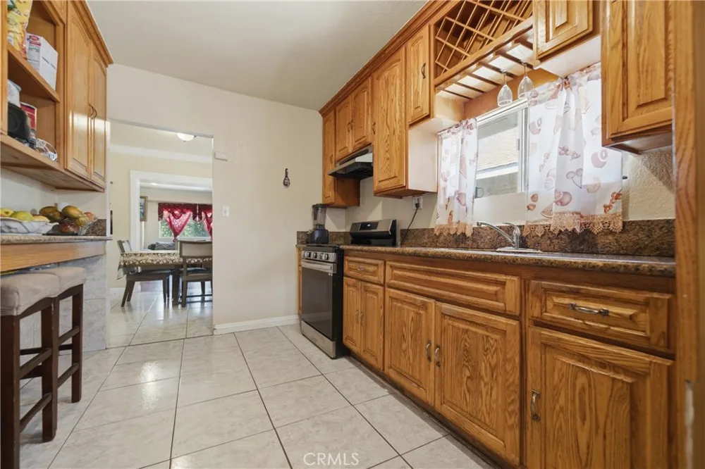 706 W 42nd Los Angeles, CA 90037